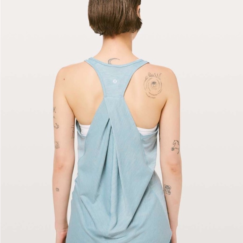 Lululemon Essential Tank
Heathered Blue
Size 8​​​​​